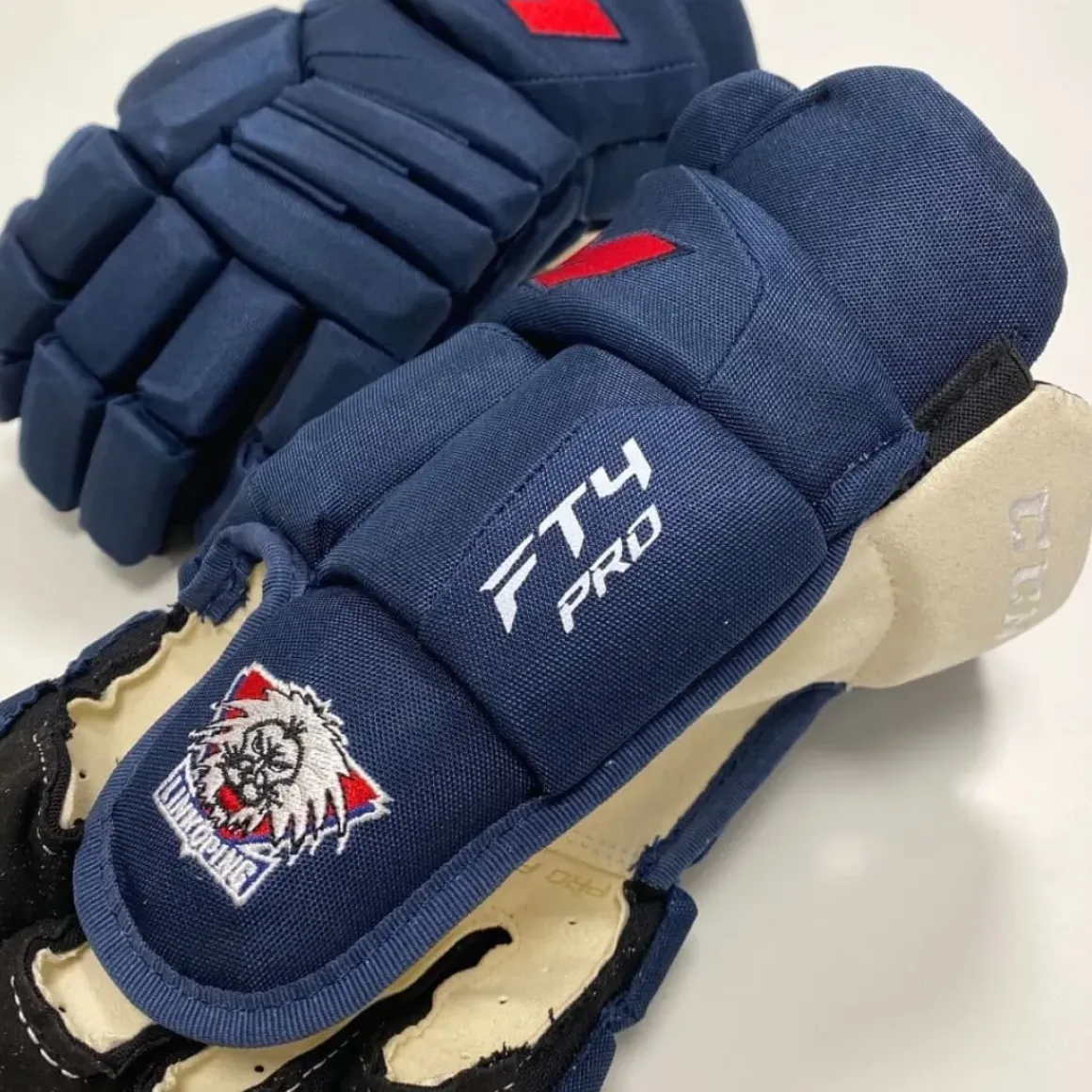 Ccm Gloves Jetspeed Ft4 Pro Sr - Lhc